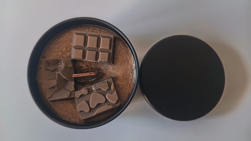 Bougie-Chocolat au lait (pot métal noir)